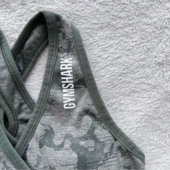 GYMSHARK Adapt Camo Seamless Sports Bra and Shorts – Green - Picture 3 of 11